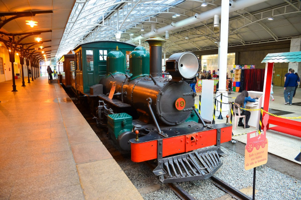 Maria Fuma\u00e7a \u00e9 original do tempo \u00e1ureo das ferrovias