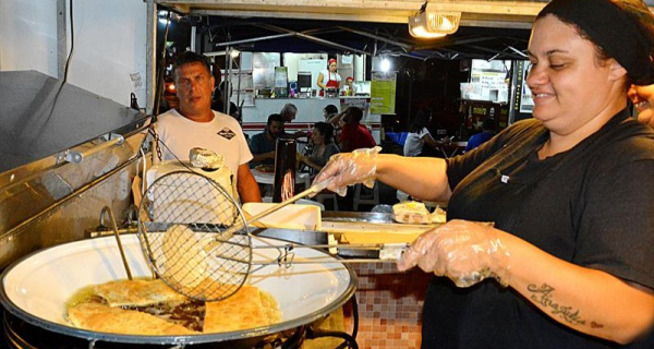 "Pastel de feira e futebol: vai dar jogo"