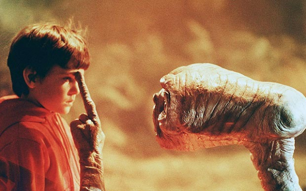 E.T., O Extraterrestre, de Steven Spielberg.