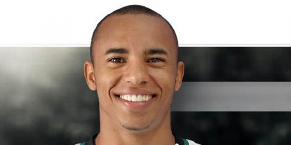 O lateral-direito Reginaldo