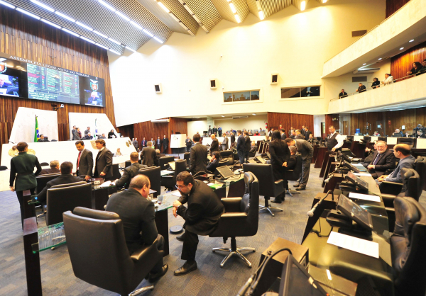 "Alep: R$ 1 milh\u00e3o por deputado"
