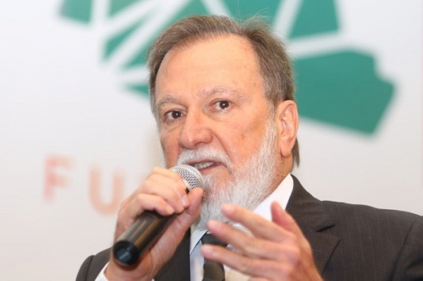"Osmar: irm\u00e3o de ex-senador, Alvaro fechou com PSC nacional, que no Paran\u00e1 apoia Ratinho Jr para o governo do Estado"