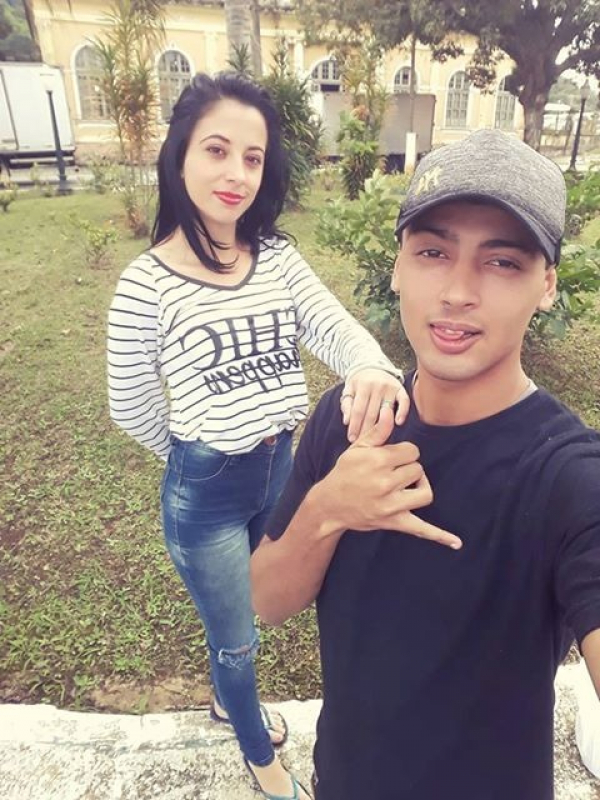 Milena ao lado do namorado, Ricardo Pereira. \"Estou desesperado\", diz ele