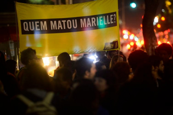 Manifestantes lembram os assassinatos da vereadora Marielle Franco (PSOL) e do motorista Anderson Gomes