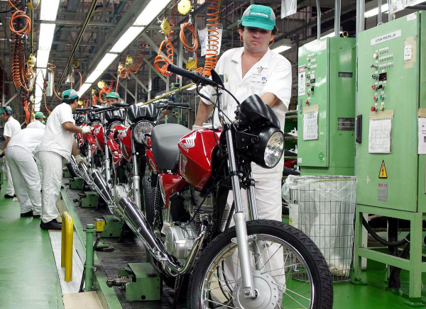 Nova legisla\u00e7\u00e3o permite a terceiriza\u00e7\u00e3o de atividades-fim das empresas