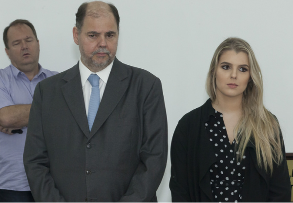 Deputado Alex Canziani (PTB), candidato ao Senado, quer a filha, Luisa, 22, na C\u00e2mara Federal