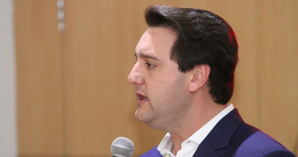 "Ratinho Jr: \"Estado demorou para fazer os projetos\""