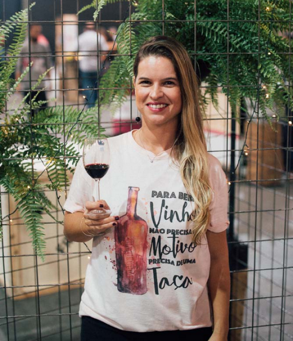 Larissa Fin, idealizadora do Vinho na Vila.