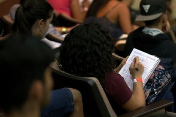 A expectativa \u00e9 aumentar entre 5% e 10% a participa\u00e7\u00e3o de interessados na edi\u00e7\u00e3o deste ano do Sal\u00e3o do Estudante