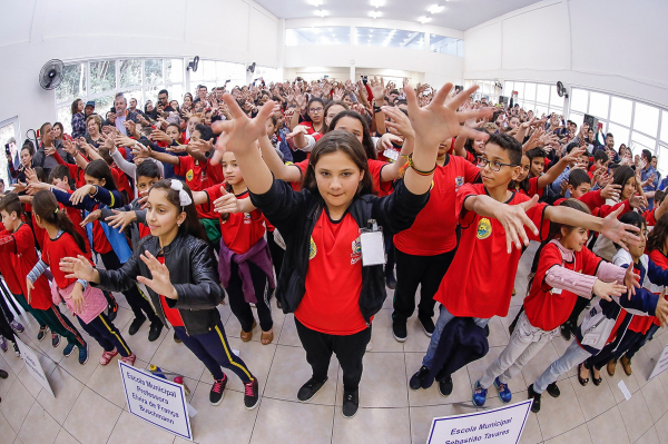 Nova turma formada no programa de Resist\u00eancia \u00e0s Drogas da PM