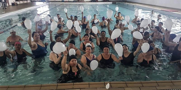 Centro da Juventude Audi Uni\u00e3o, promove uma aula de hidrogin\u00e1stica, para celebrar o Dia Internacional da Paz