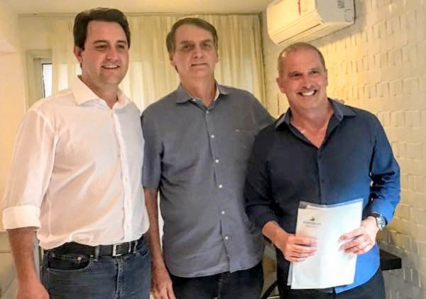 "Ratinho com Bolsonaro e o filho: visita de 30 minutos"