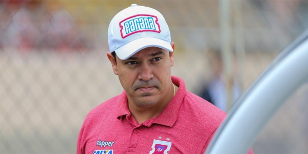 "Dado Cavalcanti, t\u00e9cnico do Paran\u00e1 Clube: sem tr\u00eas dos principais jogadores"