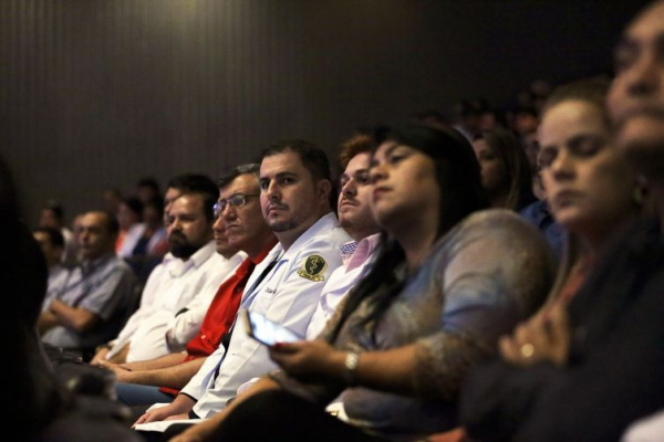 O Mais M\u00e9dicos foi criado em 2013 para levar atendimento \u00e0s regi\u00f5es mais distantes do pa\u00eds