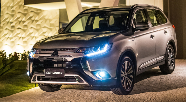 "Mitsubishi Outlander 2019: SUV traz visual atualizado e espa\u00e7o de sobra no seu interior"