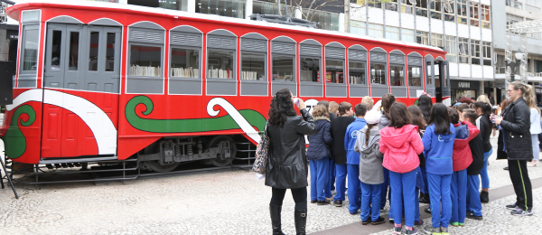Cart\u00e3o-postal reaberto