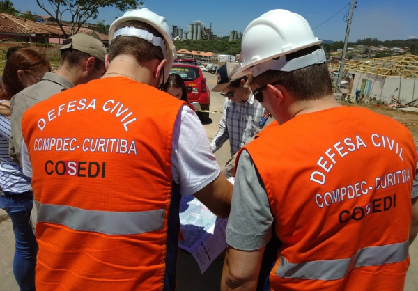 "Engenheiros da Cosedi em Itaperu\u00e7u: for\u00e7a-tarefa para a reconstru\u00e7\u00e3o"