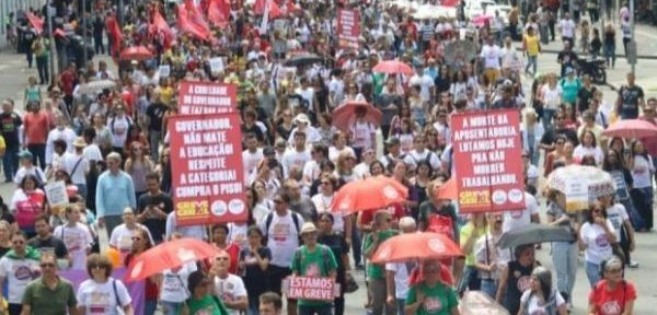 Centrais realizam protesto na ter\u00e7a
