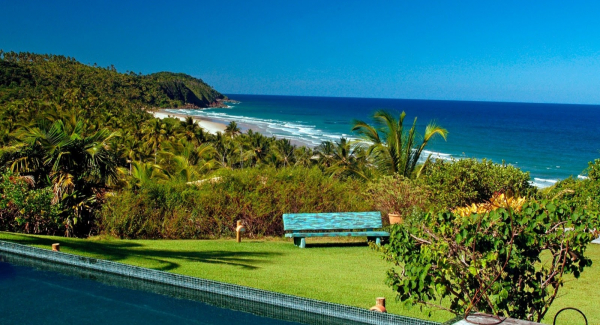 O resort \u00e9 cercado ","por bel\u00edssimas trilhas e paisagens deslumbrantes