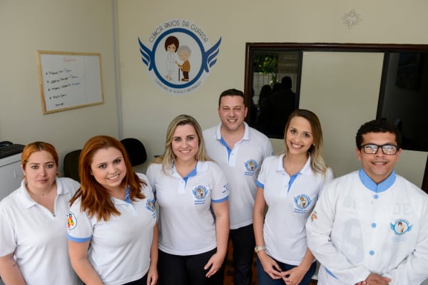"Equipe de cuidadores da Anjos da Guarda: em alta"