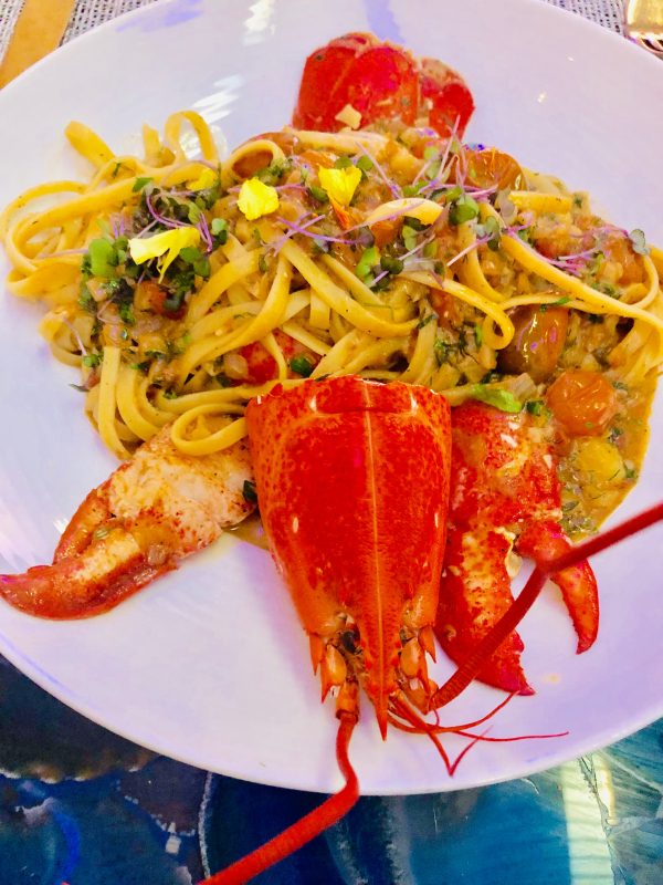 "Pratos autorais do chef Tasos: Linguini com lagosta uma combina\u00e7\u00e3o perfeita..."
