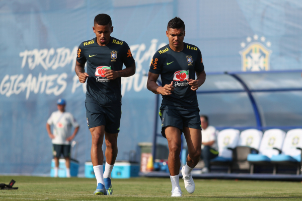 Gabriel Jesus e Casemiro correm no treino dessa sexta-feira