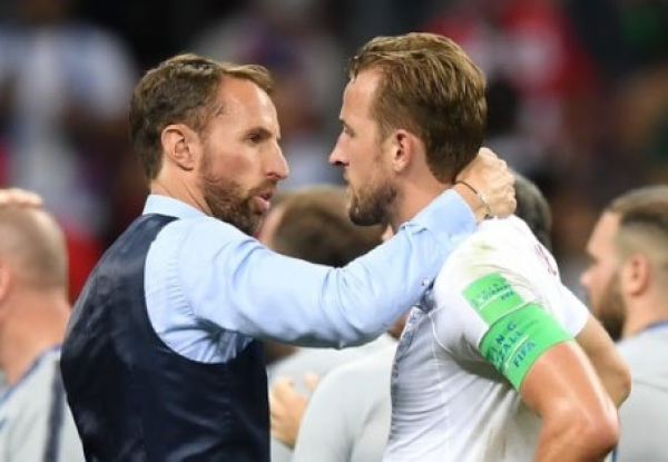 "Southgate fala com Kane: com quem?"