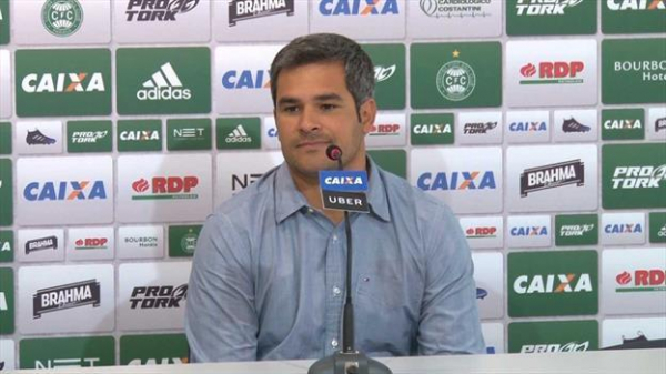 O diretor de futebol Augusto Oliveira