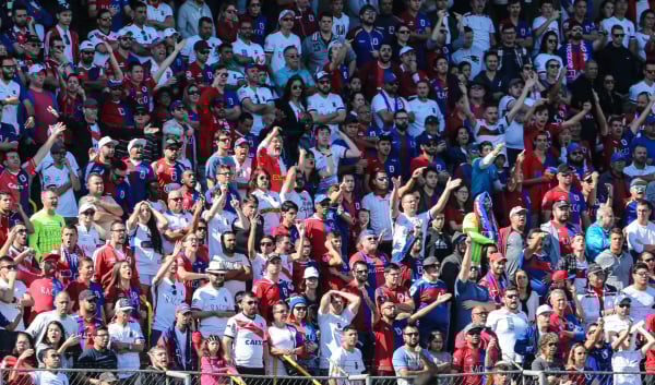 Torcida na Vila Capanema