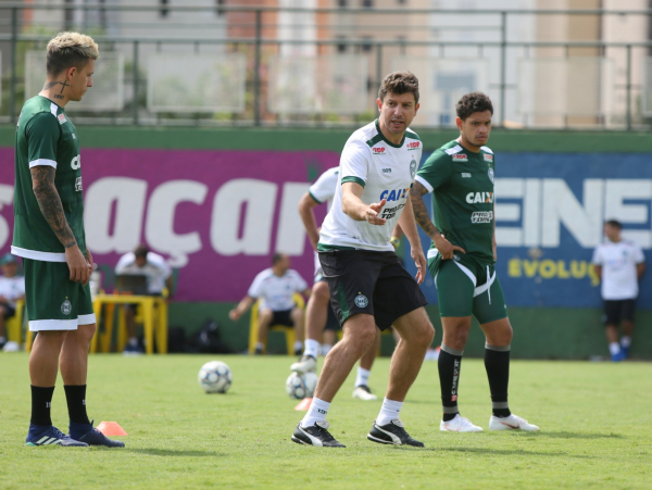 Jean Carlos, Tcheco e Carlos Eduardo, no treino dessa sexta-feira, em Goi\u00e2nia