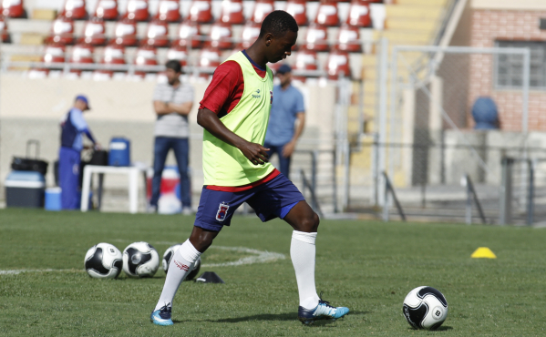 "Jhonny Lucas: recuperado de les\u00e3o"