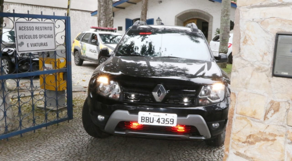 Ap\u00f3s depoimentos, suspeitos sa\u00edram da sede do Gaeco por volta das 13h20