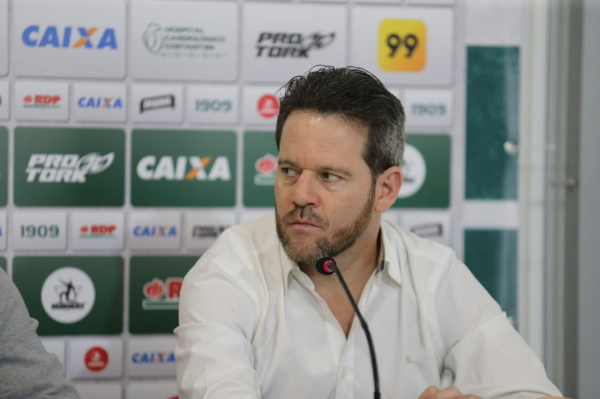 Argel Fucks \u00e9 apresentado no Coritiba