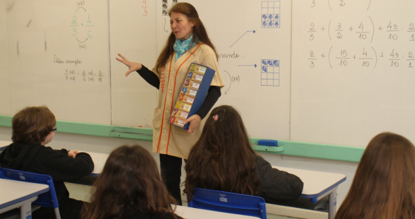 A escola deve deixar claro para onde vai o dinheiro da mensalidade