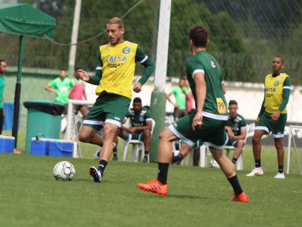 "Uillian Correia: de volta ao time"
