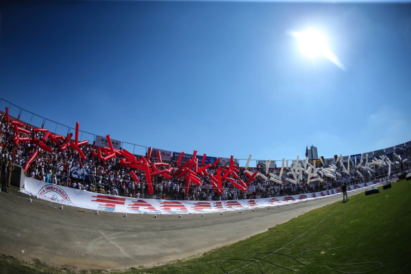 Torcida do Paran\u00e1 na Vila Capanema