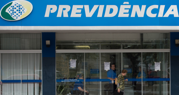 Em setembro, 18,3 milh\u00f5es de pessoas entre os 50 e os 84 anos ficaram com restri\u00e7\u00f5es no CPF devido aos atrasos de contas