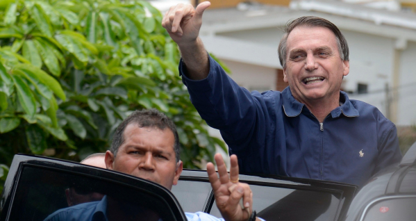 "Bolsonaro: no Twitter, presidente eleito tinha 2,27 milh\u00f5es de seguidores, e 5.428 tu\u00edtes at\u00e9 a \u00faltima sexta."