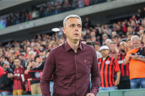 "Tiago Nunes: t\u00e9cnico com a quinta melhor pontua\u00e7\u00e3o do Brasileir\u00e3o 2018"