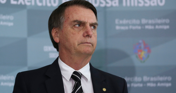 "Bolsonaro: Nathalia Melo de Queiroz, 29, aparece como uma das benefici\u00e1rias de recursos movimentados por Fabr\u00edcio Jos\u00e9 Carlos de Queiroz, seu pai e ex-motorista de Fl\u00e1vio Bolsonaro"