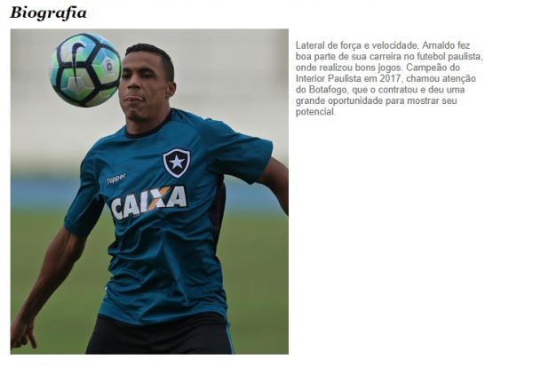 O lateral-direito Arnaldo