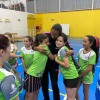Valeskinha recebe o carinho das alunas de vôlei do Complexo Esportivo Riacho Doce