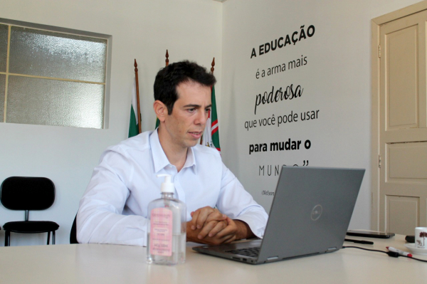 Feder: secretário deixou o cargo de presidente do Conselho de Administração da Multilaser em novembro de 2018, diz CNN