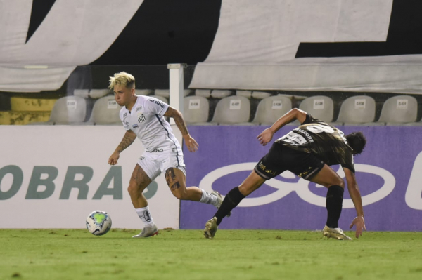 Coritiba perde para o Santos na Vila Belmiro e está ...