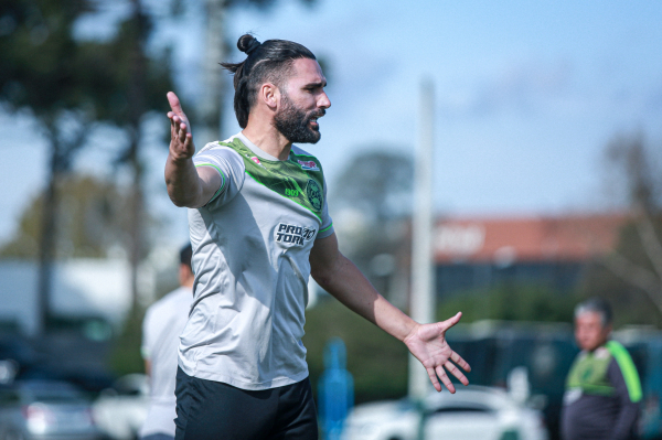 Leo Gamalho, em treino do Coritiba
