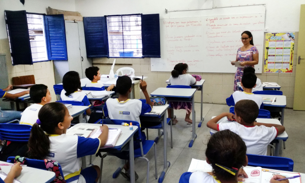 Para procuradora-geral, 'escola sem partido' viola o direito fundamental à igualdade de gênero
