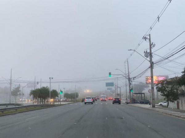 Avenida Comendador Franco às 7 horas da manhã