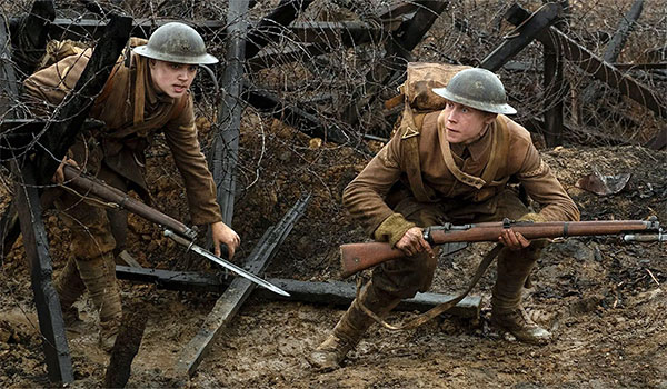 Os soldados Schofield e Blake na trincheira no filme ‘1917’: imersão para a plateia