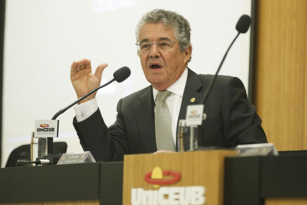 Marco Aurélio: "Quanta impropriedade"