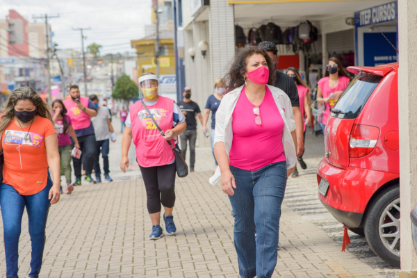 Candidata do PL fez caminhada no Pinheirinho